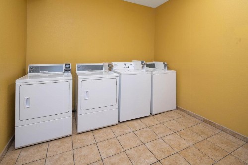Baymont by Wyndham Las Vegas South Strip - image 41
