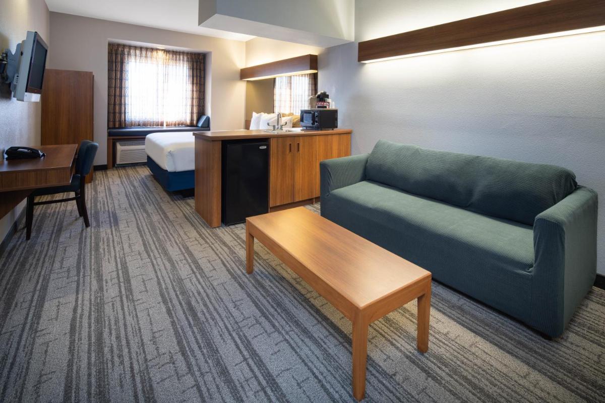 Baymont by Wyndham Las Vegas South Strip - image 5