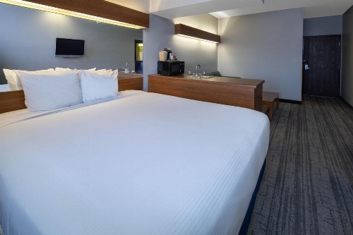 Baymont by Wyndham Las Vegas South Strip - image 7