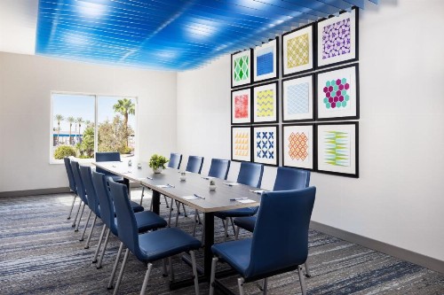 Holiday Inn Express Las Vegas South an IHG Hotel - image 18