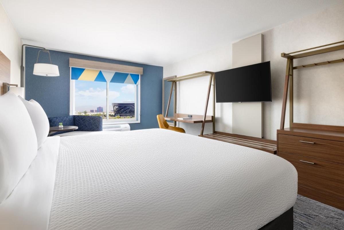Holiday Inn Express Las Vegas South an IHG Hotel - image 2