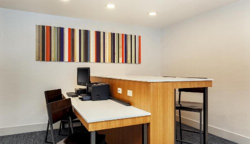 Holiday Inn Express Las Vegas South an IHG Hotel - image 39