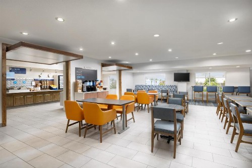 Holiday Inn Express Las Vegas South an IHG Hotel - image 7