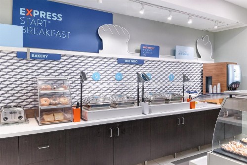 Holiday Inn Express & Suites Las Vegas SW Springvalley an IHG Hotel - image 10