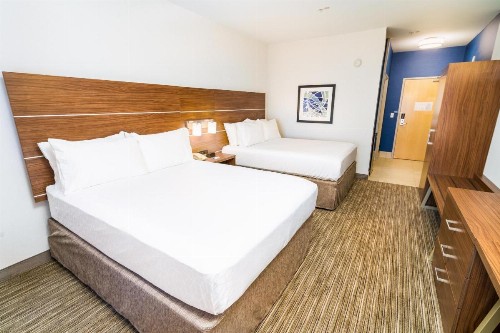 Holiday Inn Express & Suites Las Vegas SW Springvalley an IHG Hotel - image 2