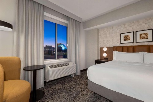 Four Points by Sheraton Las Vegas East Flamingo - image 26