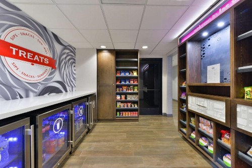 Hampton Inn & Suites Las Vegas Airport - image 25