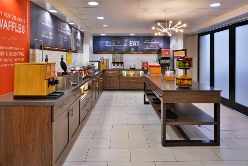 Hampton Inn & Suites Las Vegas Airport - image 29