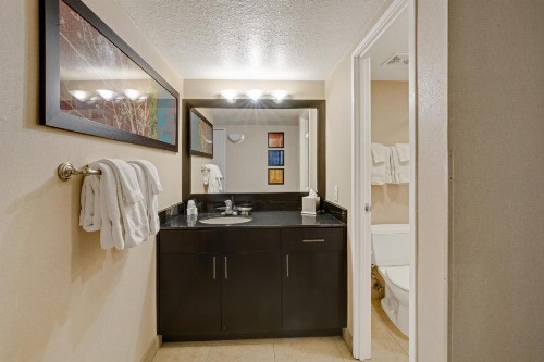 The Carriage House - image 11