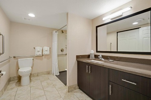 The Carriage House - image 30
