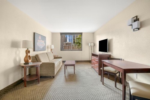 The Carriage House - image 31