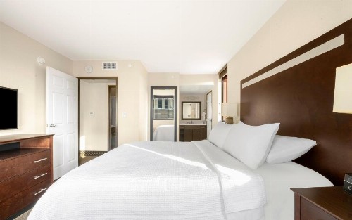 The Carriage House - image 37