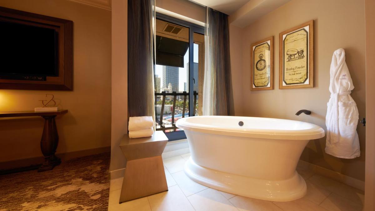 The Cromwell Hotel & Casino - image 3