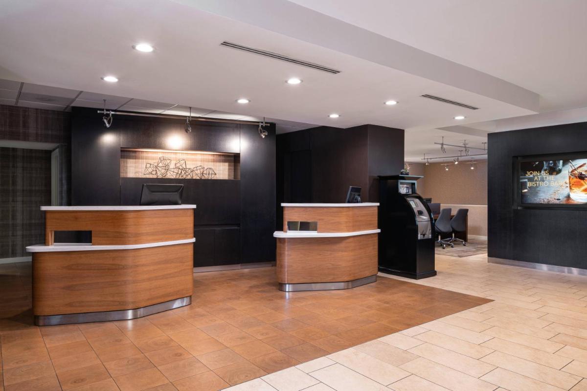 Courtyard by Marriott Las Vegas Convention Center - image 4
