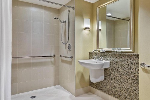 Renaissance Las Vegas Hotel - image 16