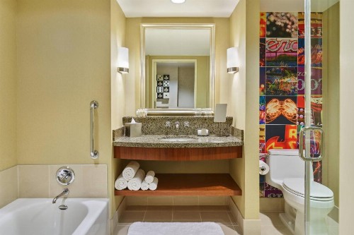 Renaissance Las Vegas Hotel - image 33