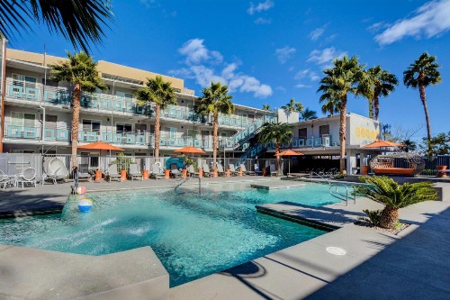 Oasis at Gold Spike - image 1