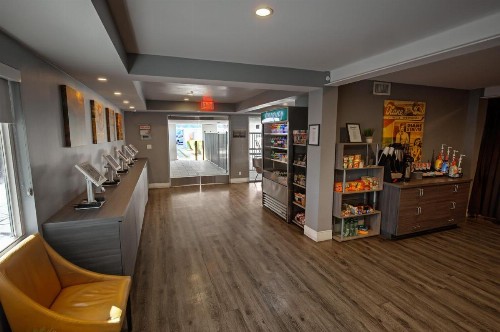 Oasis at Gold Spike - image 20