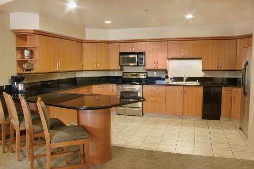 Platinum Hotel and Spa - image 10