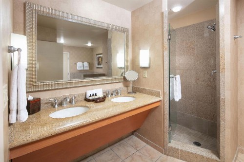 Platinum Hotel and Spa - image 39