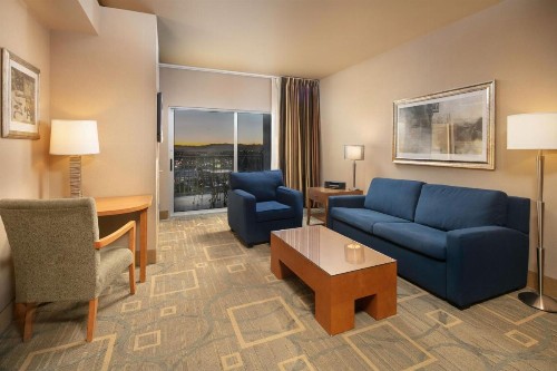 Platinum Hotel and Spa - image 43
