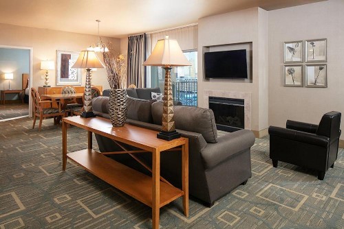 Platinum Hotel and Spa - image 6