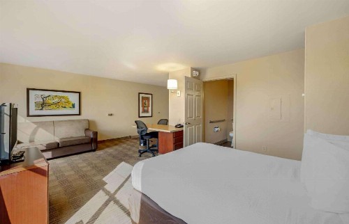 Extended Stay America Suites - Las Vegas - East Flamingo - image 12