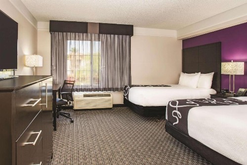 La Quinta by Wyndham Las Vegas Summerlin Tech - image 26