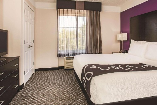 La Quinta by Wyndham Las Vegas Summerlin Tech - image 30