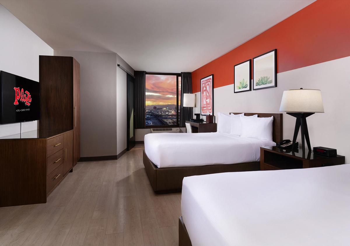 Plaza Hotel & Casino - image 2