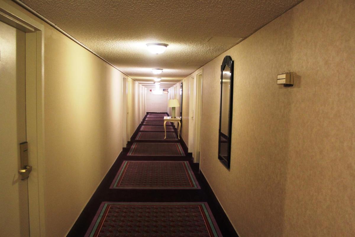 Shalimar Hotel of Las Vegas - image 3