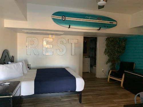 Desert Hills Motel - image 14