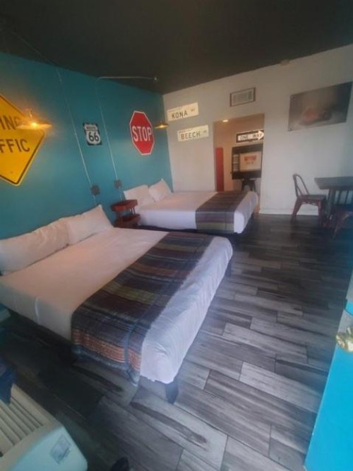 Desert Hills Motel - image 19