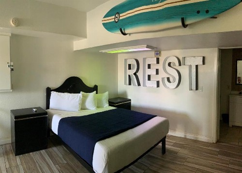 Desert Hills Motel - image 23