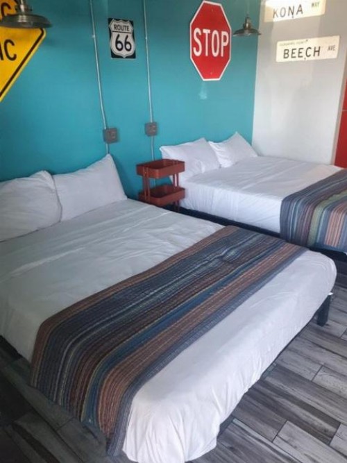 Desert Hills Motel - image 34
