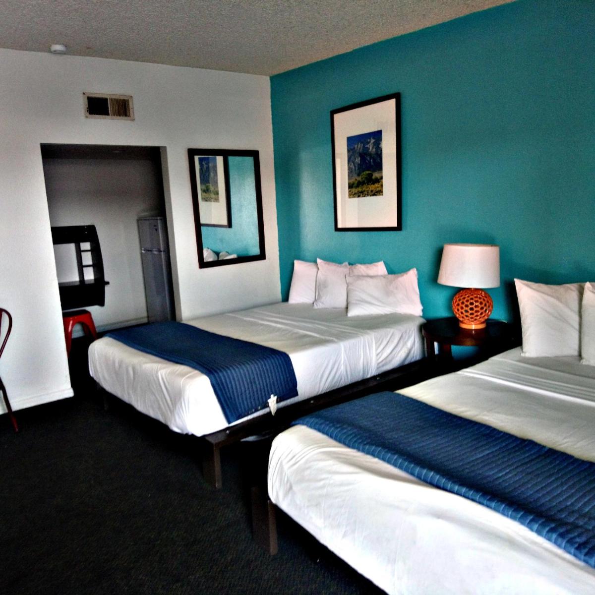 Desert Hills Motel - image 4