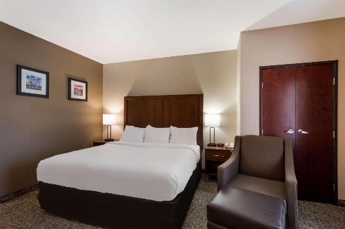 Comfort Inn & Suites Las Vegas - Nellis - image 12