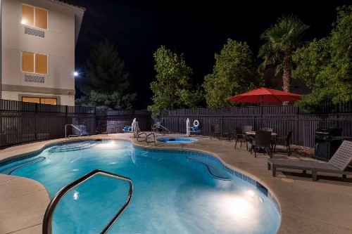 Comfort Inn & Suites Las Vegas - Nellis - image 17