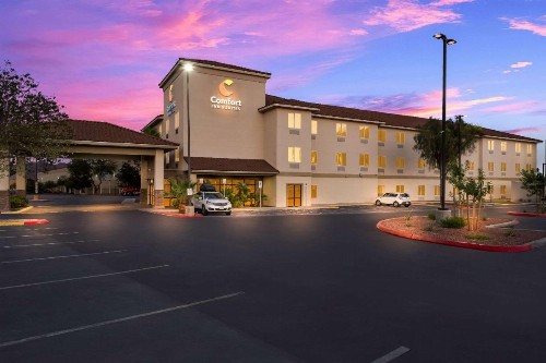 Comfort Inn & Suites Las Vegas - Nellis - image 2