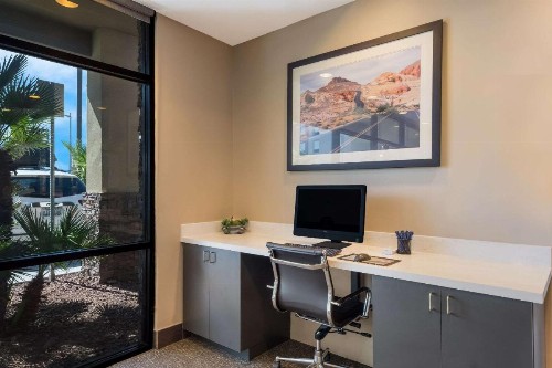 Comfort Inn & Suites Las Vegas - Nellis - image 3