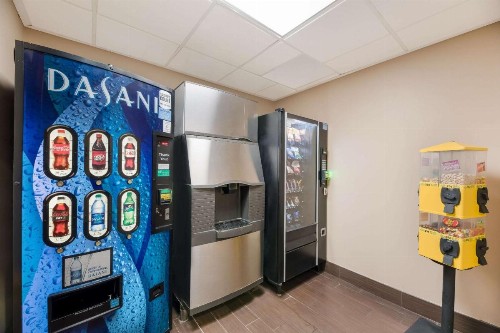 Comfort Inn & Suites Las Vegas - Nellis - image 32