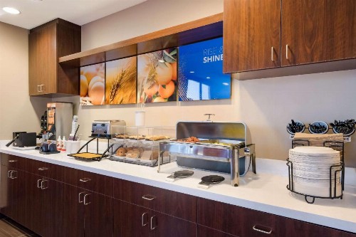 Comfort Inn & Suites Las Vegas - Nellis - image 5