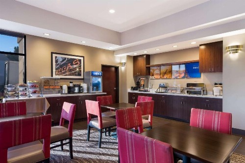Comfort Inn & Suites Las Vegas - Nellis - image 7