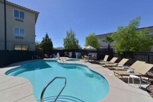 Comfort Inn & Suites Las Vegas - Nellis - image 9