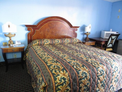 A Fisher's Inn Motel - image 30