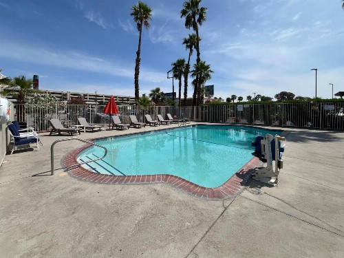 Howard Johnson by Wyndham Las Vegas near the Strip - image 46