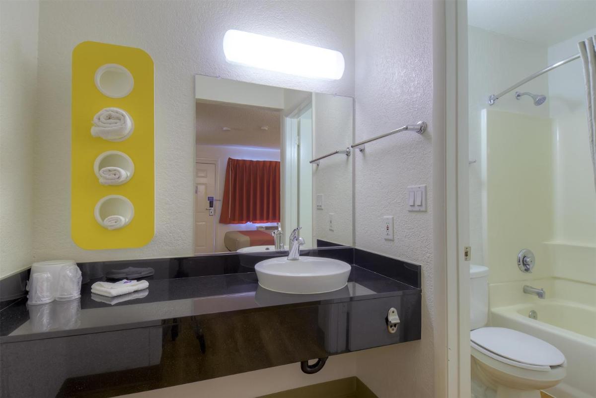 Motel 6-Las Vegas NV - I-15 - image 2