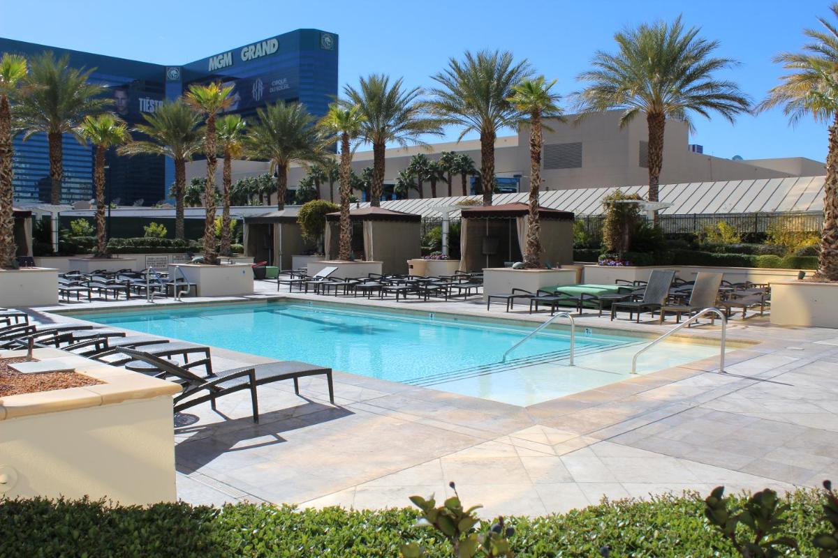 Luxury Suites International at The Signature - main image