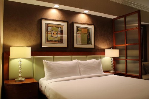 Luxury Suites International at The Signature - image 11