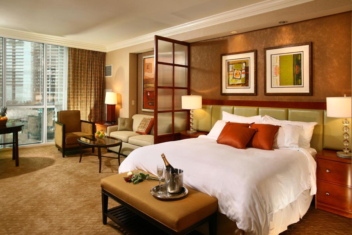 Luxury Suites International at The Signature - image 2